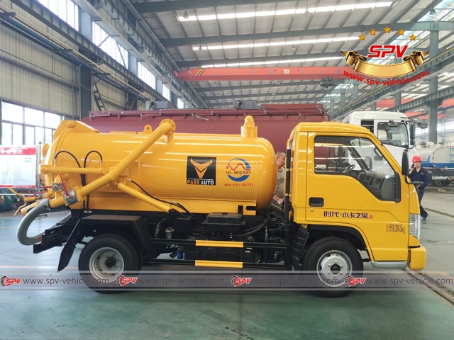 3,000 Liters Sewage Tanker - R